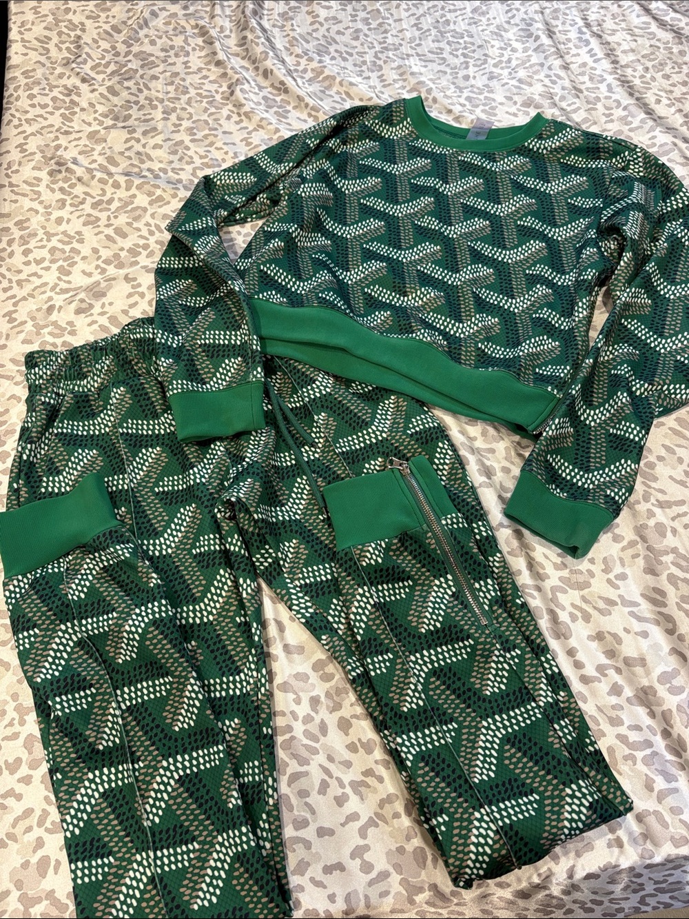Green jogger set
